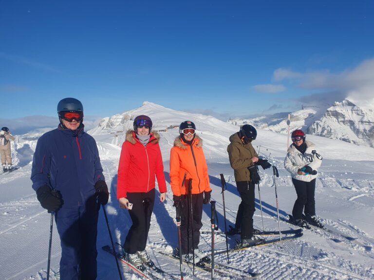 DHO members enjoying the skiing