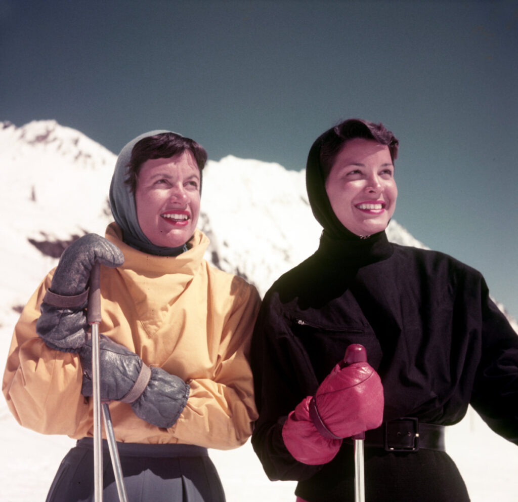 Sk882 - Insigne Ski Bal Des Scs 1954 Miss Skiclub - FR